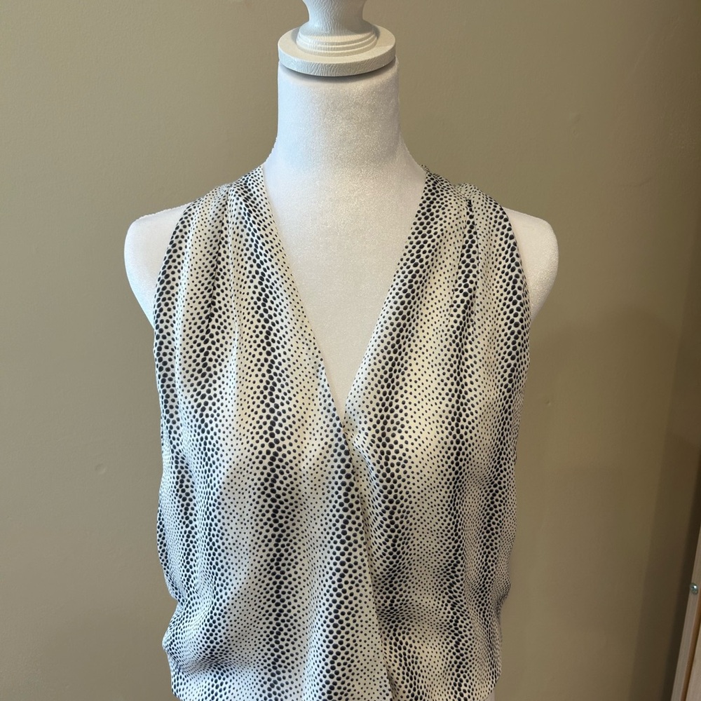 Title:
Joie 100% Silk Draped Sleeveless Blouse Black Ivory S